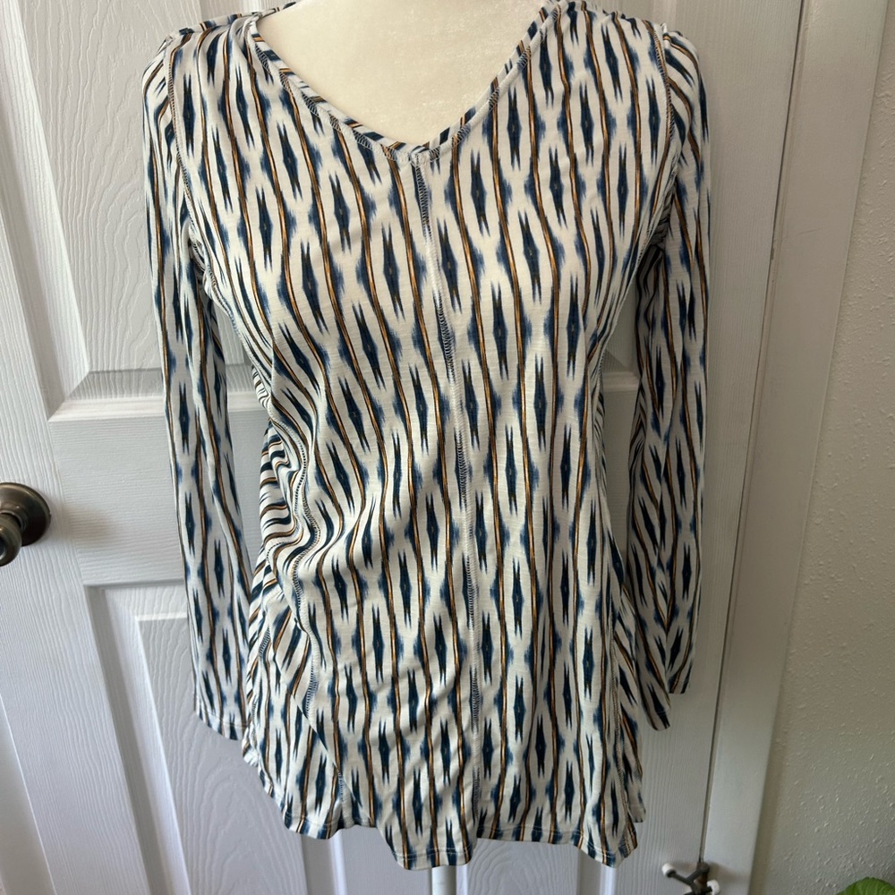 Chicos Zenergy long sleeve top